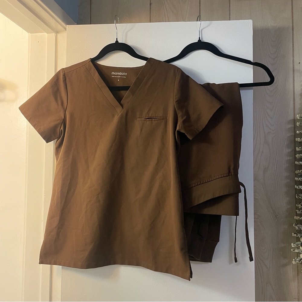 Mandala Scrub Set “Chocolate Brown”